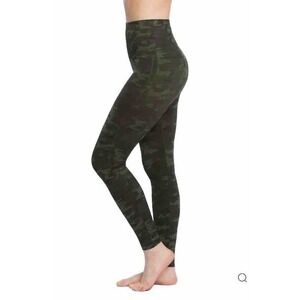 NEW Women’s Spanx leggings Look at Me Now Green Camo Seamless High‎ Rise Large